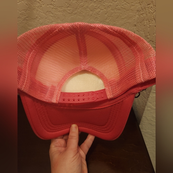 Lainey Wilson Heart Like A Truck Custom Made Pink Trucker Adjustable Hat W Chain - Picture 2 of 6